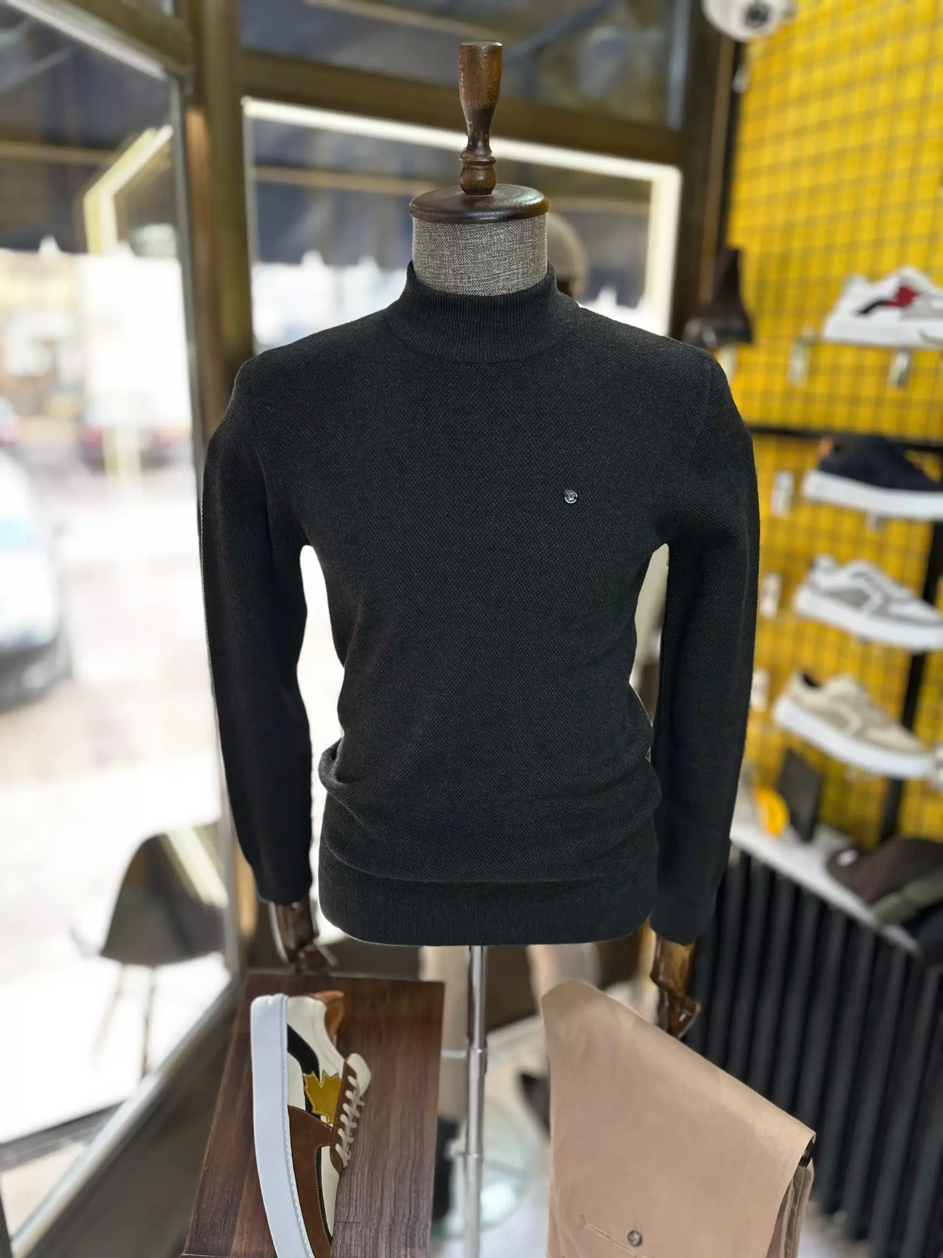 PREMIUM muška polu rolka 241434 u crnoj boji - slim fit model