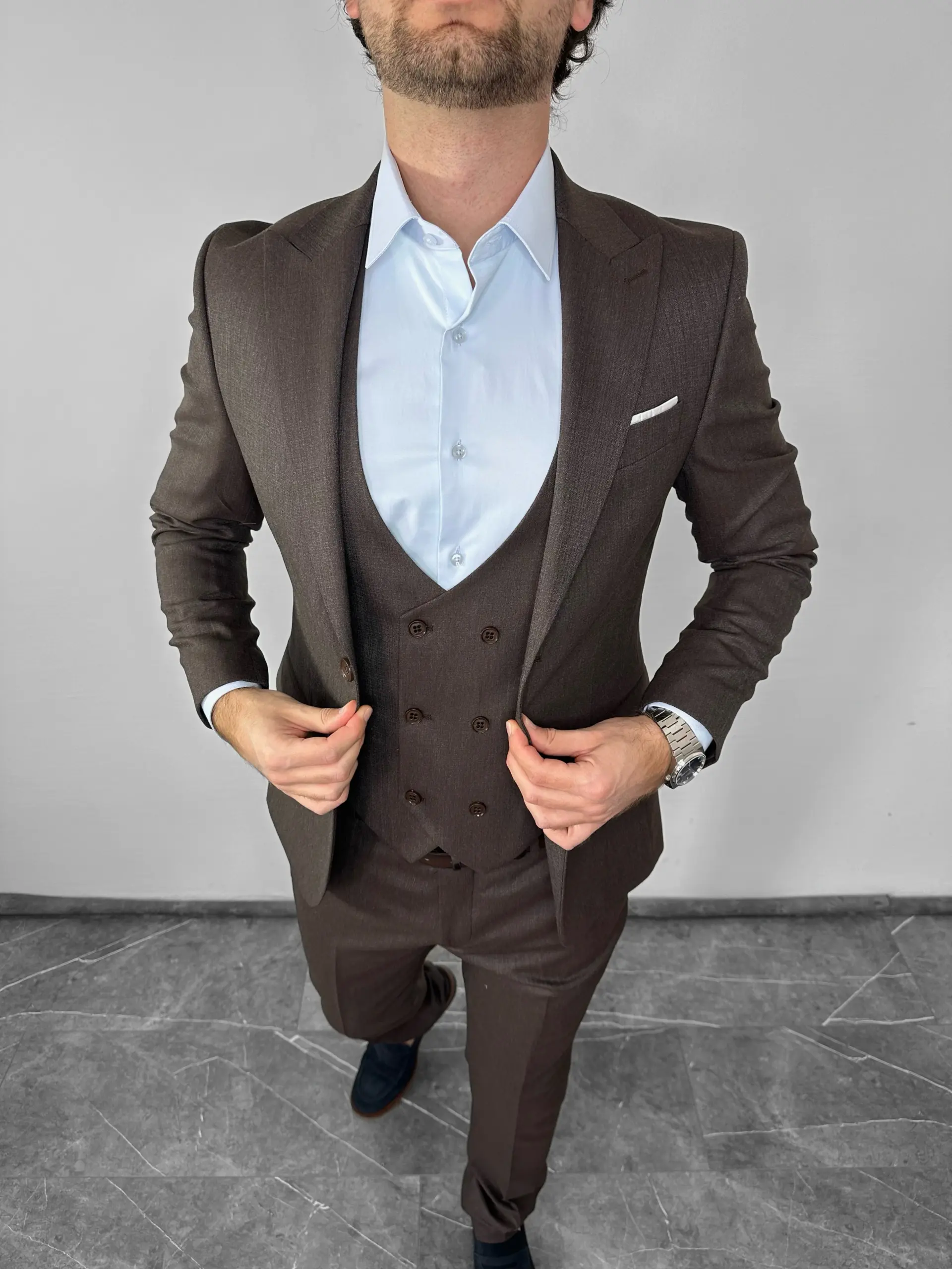 MUŠKO BRAON SLIM FIT ODELO – PREMIUM ELEGANCE